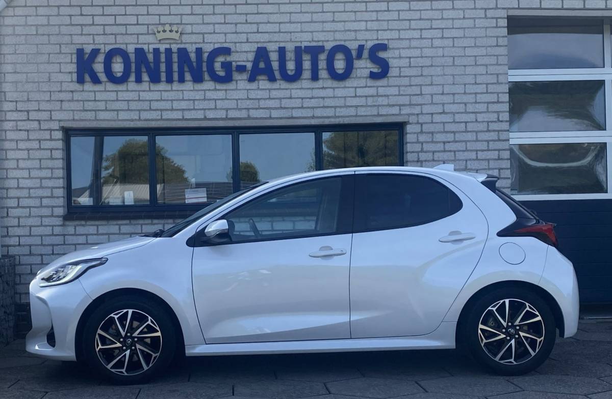 Toyota Yaris Toyota Yaris 1.5 Hybrid Dynamic/ Virtual CP/ DriveAssist/ CarPlay/ Fabrieksgarantie/ NAP/ Dealeronderhouden