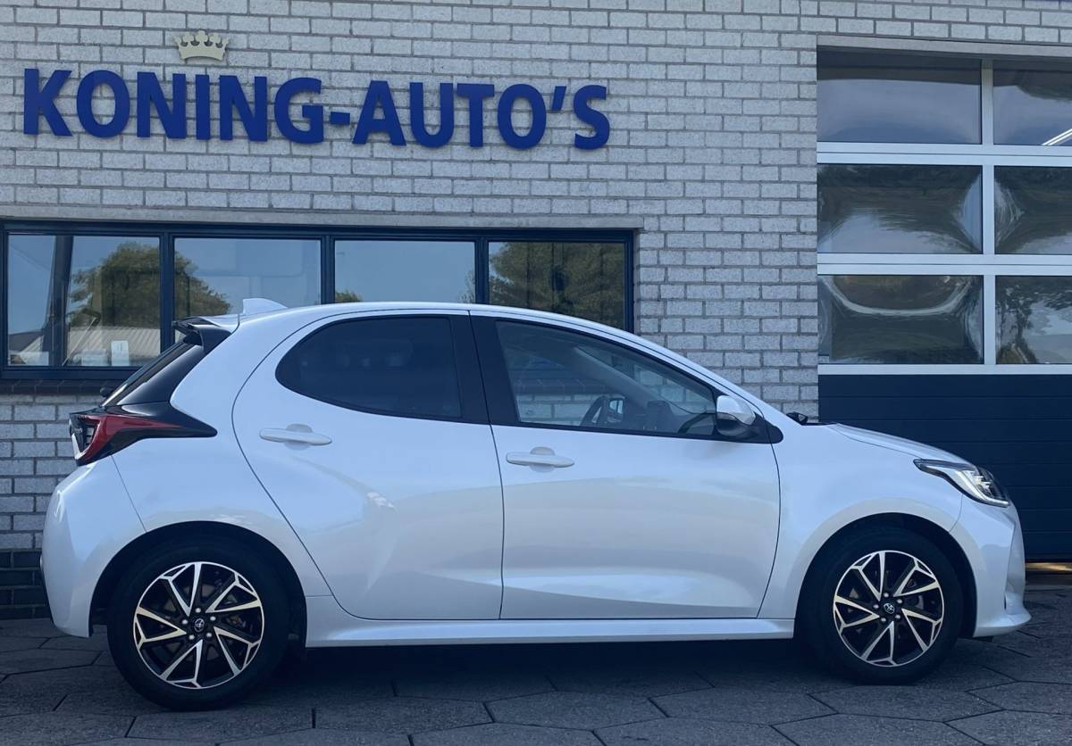 Toyota Yaris Toyota Yaris 1.5 Hybrid Dynamic/ Virtual CP/ DriveAssist/ CarPlay/ Fabrieksgarantie/ NAP/ Dealeronderhouden