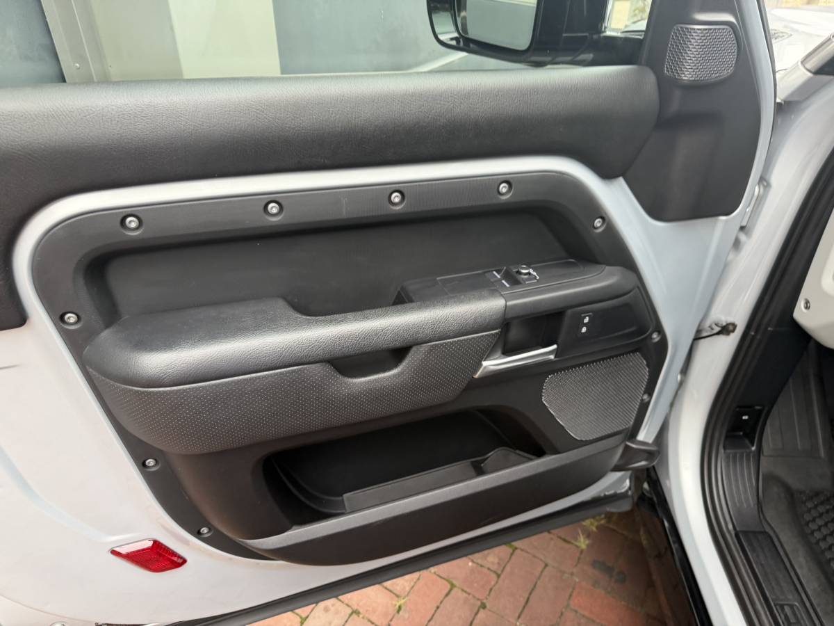 Land Rover Defender Land Rover Defender 3.0 D200 90 MHEV S Grijskenteken uit 2021 km 125.000