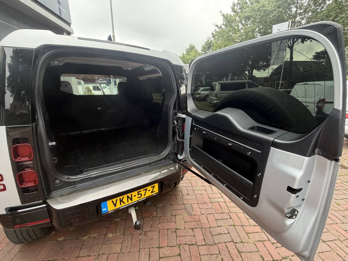 Land Rover Defender Land Rover Defender 3.0 D200 90 MHEV S Grijskenteken uit 2021 km 125.000