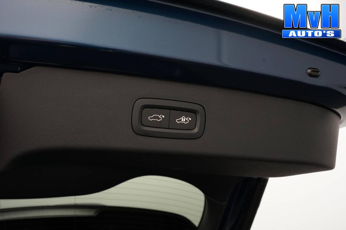 Lynk & Co 01 Lynk & Co 01 1.5 PHEV|ZWARTE.HEMEL|TREKHAAK|360ºCAM|SOH96%