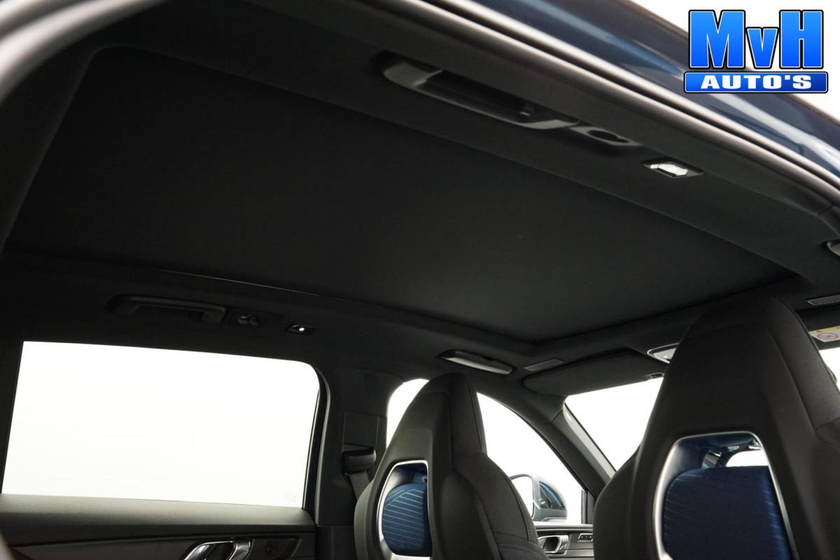 Lynk & Co 01 Lynk & Co 01 1.5 PHEV|ZWARTE.HEMEL|TREKHAAK|360ºCAM|SOH96%