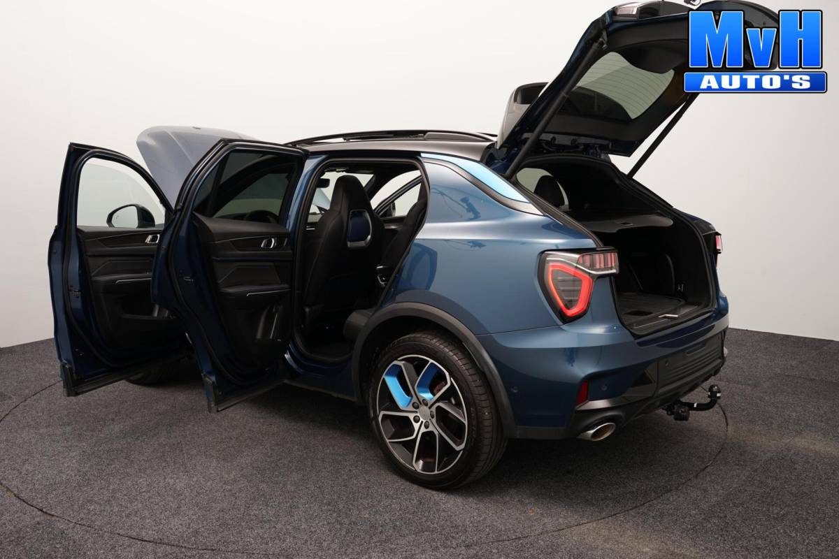 Lynk & Co 01 Lynk & Co 01 1.5 PHEV|ZWARTE.HEMEL|TREKHAAK|360ºCAM|SOH96%