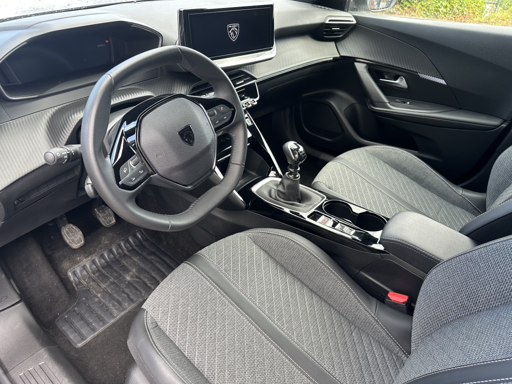 Peugeot 2008 Peugeot 2008 1.2 Allure 100 PK | PDC voor & achter | CarPlay |
