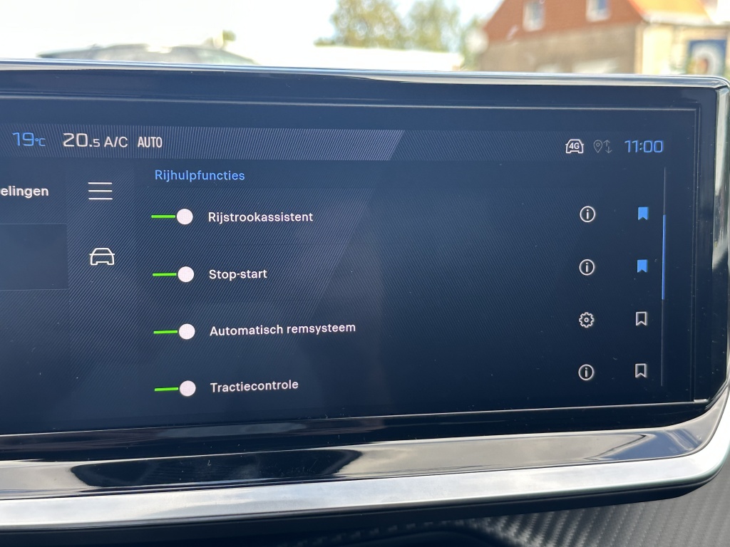 Peugeot 2008 Peugeot 2008 1.2 Allure 100 PK | PDC voor & achter | CarPlay |