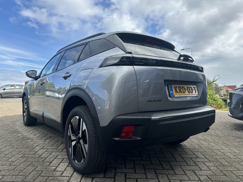 Peugeot 2008 Peugeot 2008 1.2 Allure 100 PK | PDC voor & achter | CarPlay |