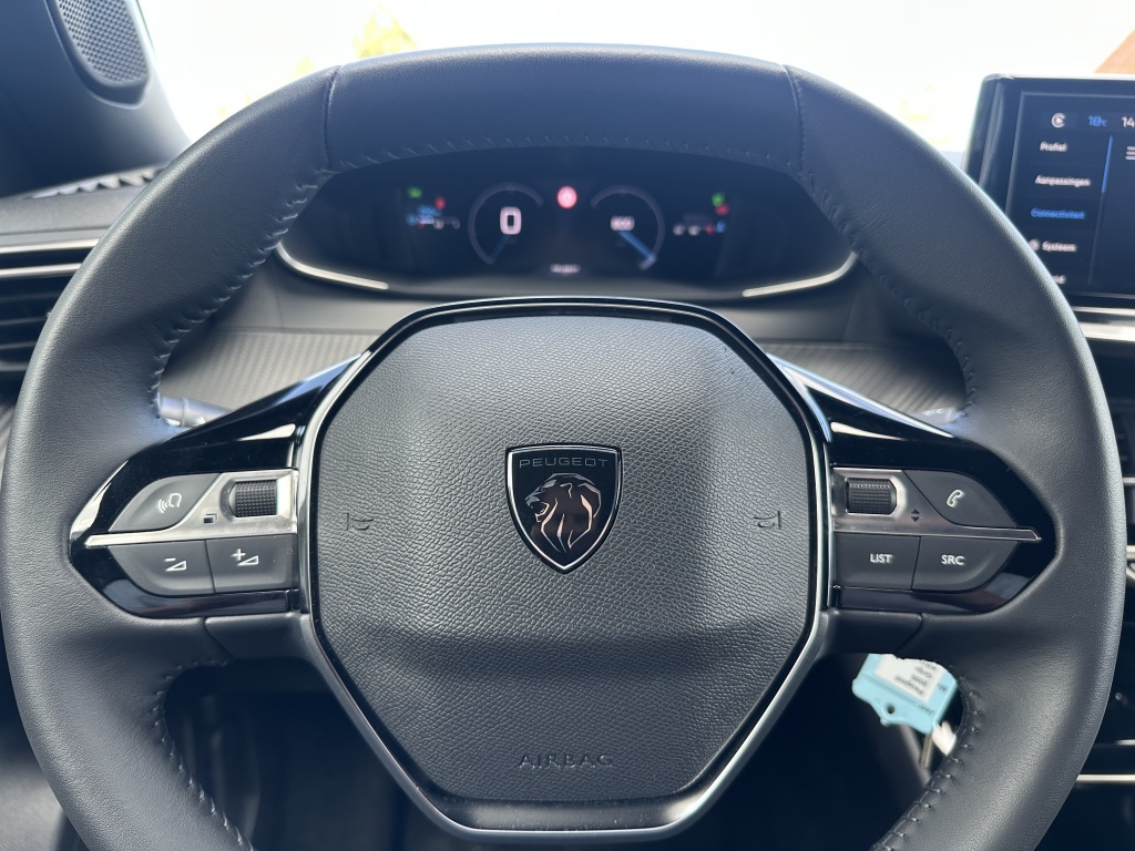 Peugeot 2008 Peugeot 2008 1.2 Allure 100 PK | PDC voor & achter | CarPlay |