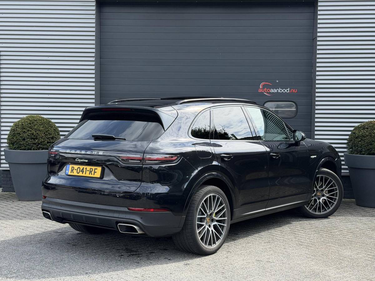 Porsche Cayenne Porsche Cayenne 3.0 E-Hybrid Sport Chrono | Panoramadak | Camera | Bose | Elektrische Trekhaak | Elektrische Achterklep |