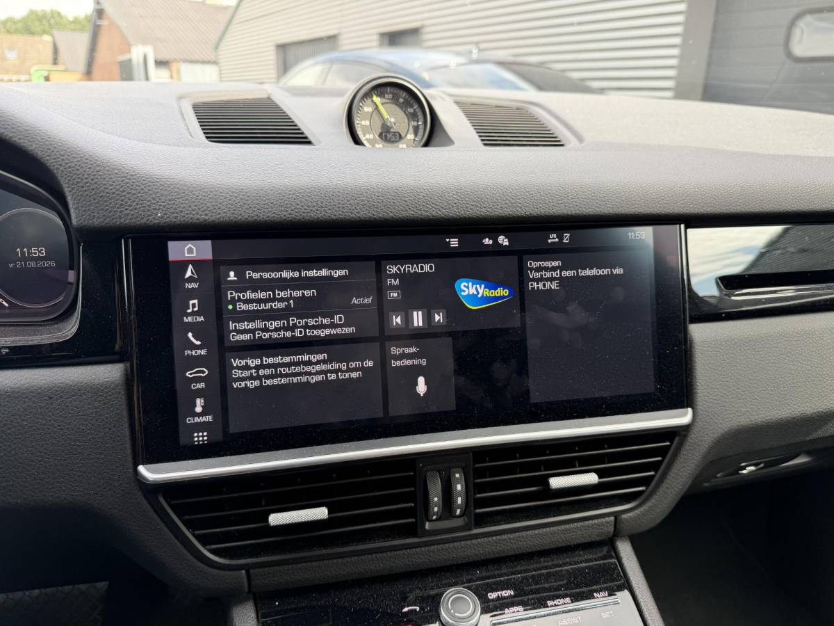Porsche Cayenne Porsche Cayenne 3.0 E-Hybrid Sport Chrono | Panoramadak | Camera | Bose | Elektrische Trekhaak | Elektrische Achterklep |
