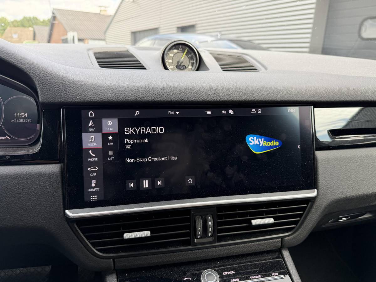 Porsche Cayenne Porsche Cayenne 3.0 E-Hybrid Sport Chrono | Panoramadak | Camera | Bose | Elektrische Trekhaak | Elektrische Achterklep |