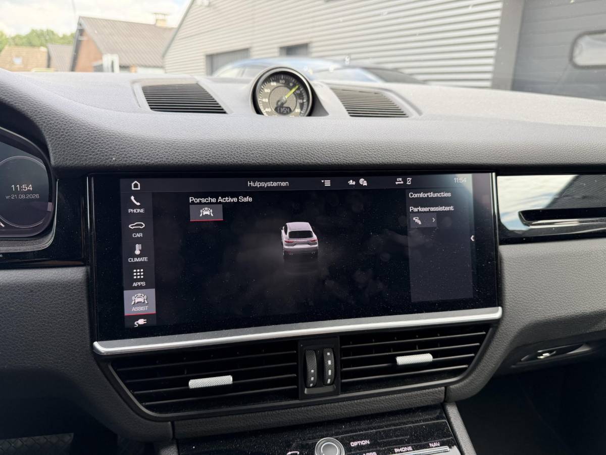 Porsche Cayenne Porsche Cayenne 3.0 E-Hybrid Sport Chrono | Panoramadak | Camera | Bose | Elektrische Trekhaak | Elektrische Achterklep |