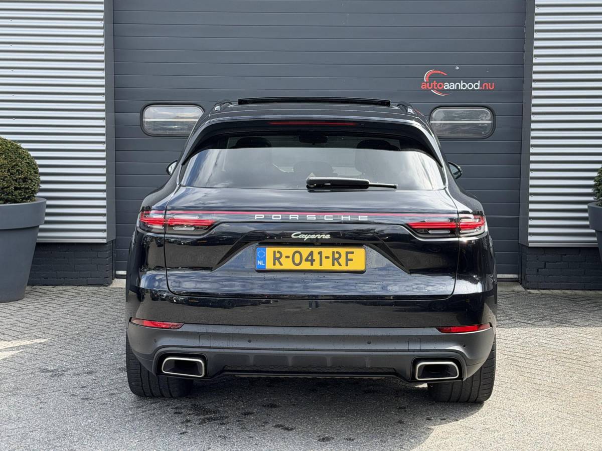 Porsche Cayenne Porsche Cayenne 3.0 E-Hybrid Sport Chrono | Panoramadak | Camera | Bose | Elektrische Trekhaak | Elektrische Achterklep |