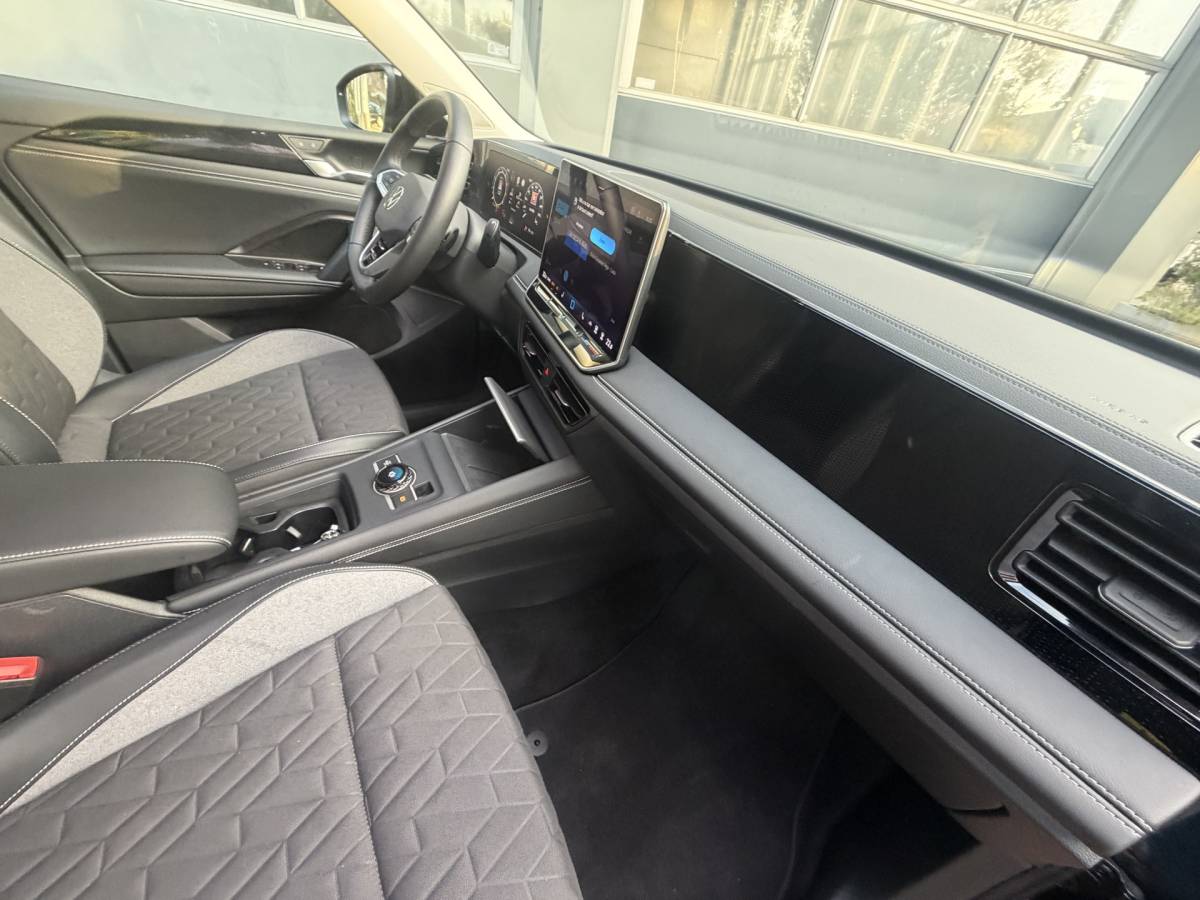 Volkswagen Tiguan Volkswagen Tiguan 1.5 eTSI Life Edition 7-traps automaat 360 camera trekhaak Edition 150pk 20Inch 2025 km 31.000