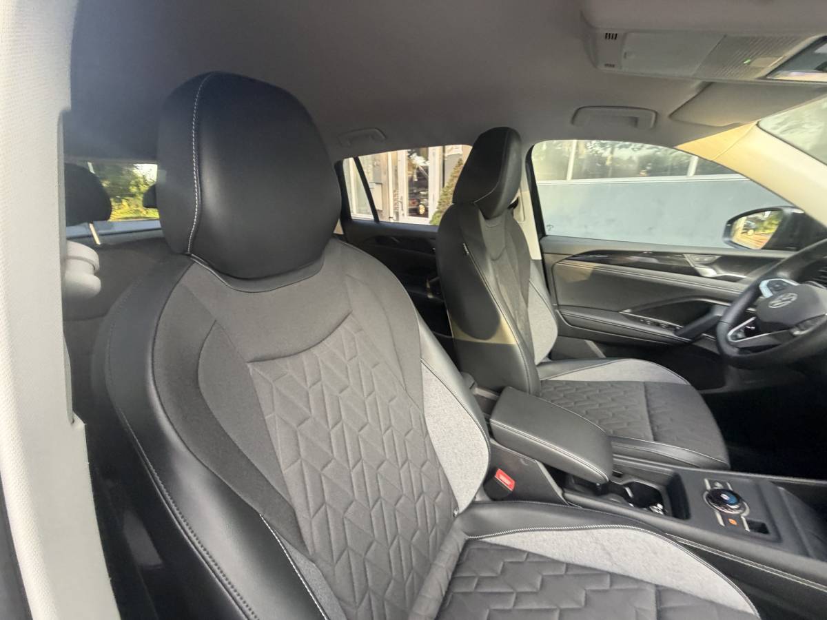 Volkswagen Tiguan Volkswagen Tiguan 1.5 eTSI Life Edition 7-traps automaat 360 camera trekhaak Edition 150pk 20Inch 2025 km 31.000