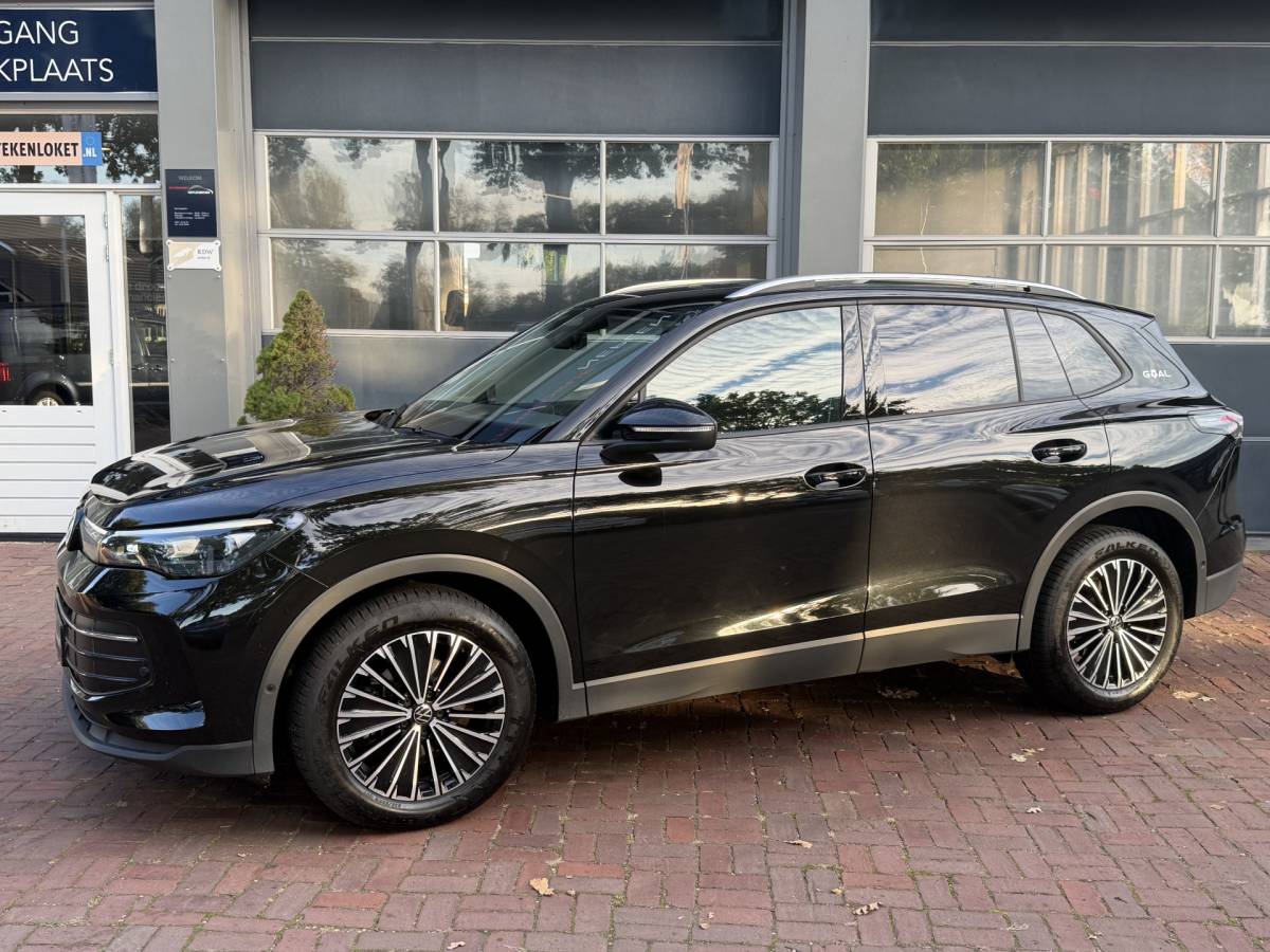 Volkswagen Tiguan Volkswagen Tiguan 1.5 eTSI 18inch 7-traps automaat 360 camera trekhaak Edition 150pk 2025 km 31.000