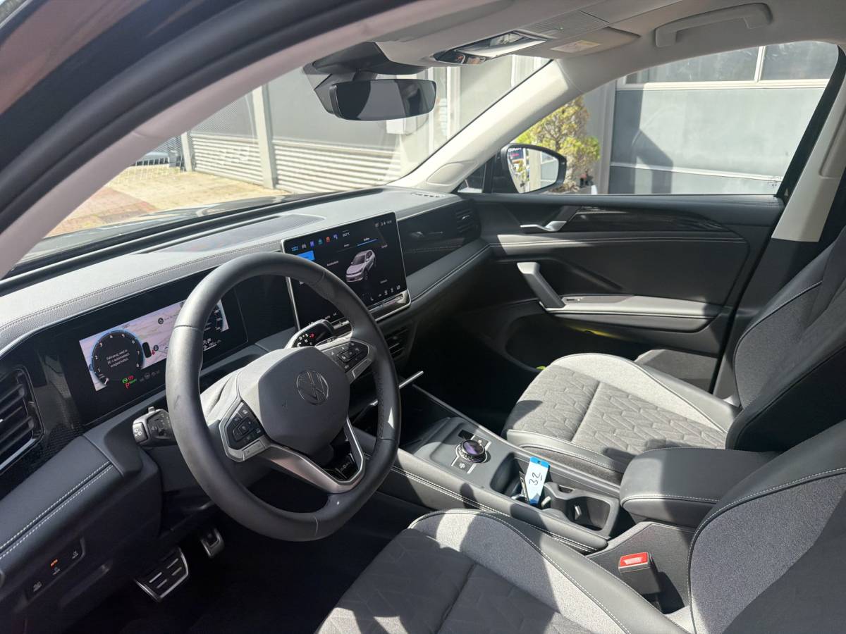 Volkswagen Tiguan Volkswagen Tiguan 1.5 eTSI Life Edition 7-traps automaat 360 camera trekhaak Edition 150pk 20Inch 2025 km 31.000