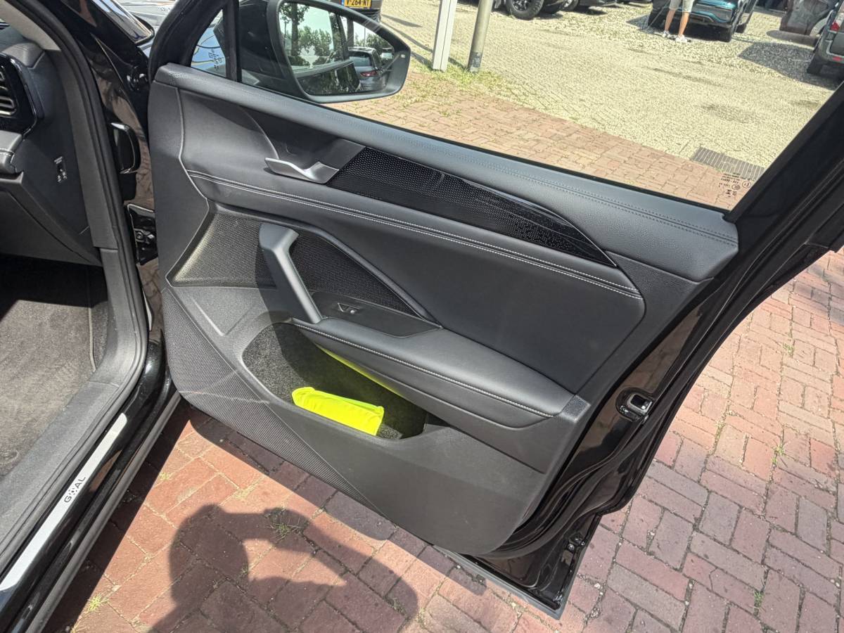 Volkswagen Tiguan Volkswagen Tiguan 1.5 eTSI 18inch 7-traps automaat 360 camera trekhaak Edition 150pk 2025 km 31.000