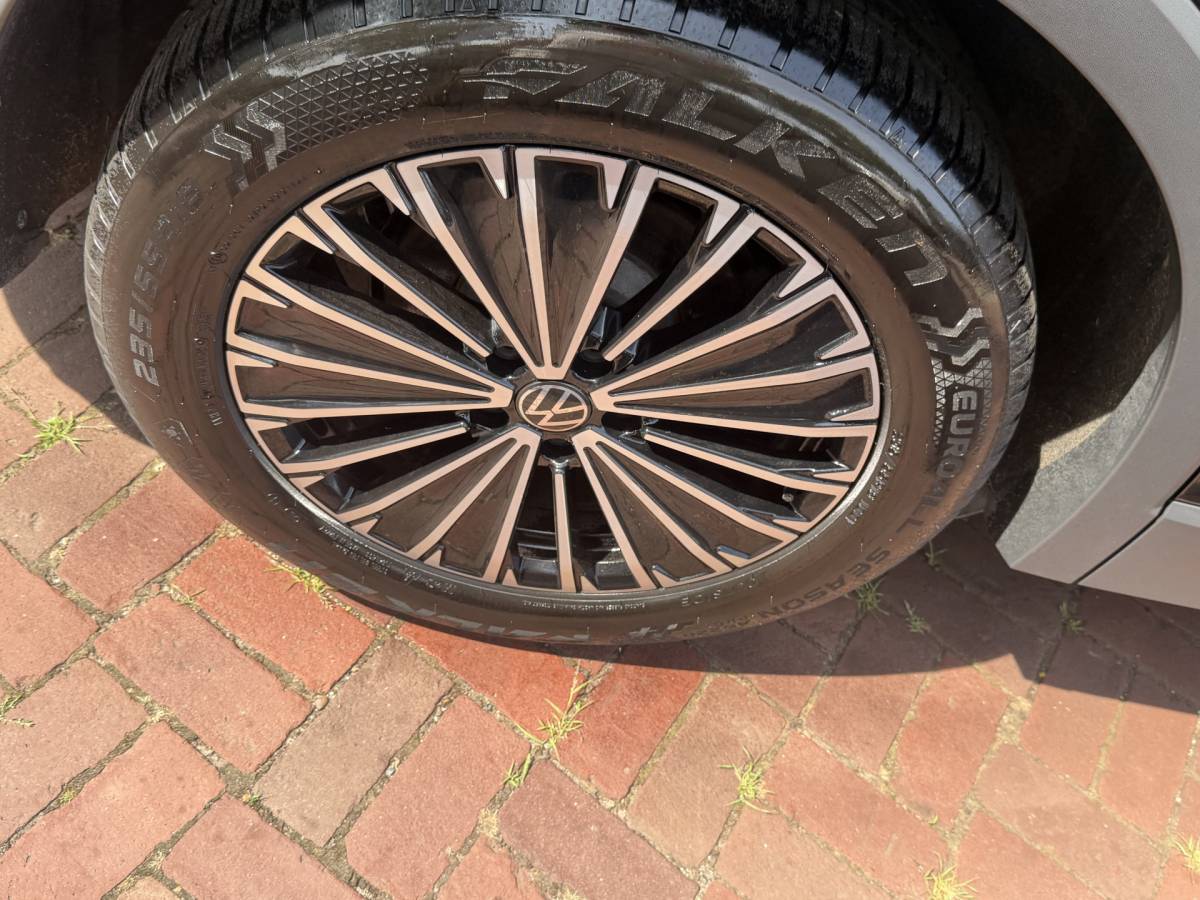 Volkswagen Tiguan Volkswagen Tiguan 1.5 eTSI 18inch 7-traps automaat 360 camera trekhaak Edition 150pk 2025 km 31.000