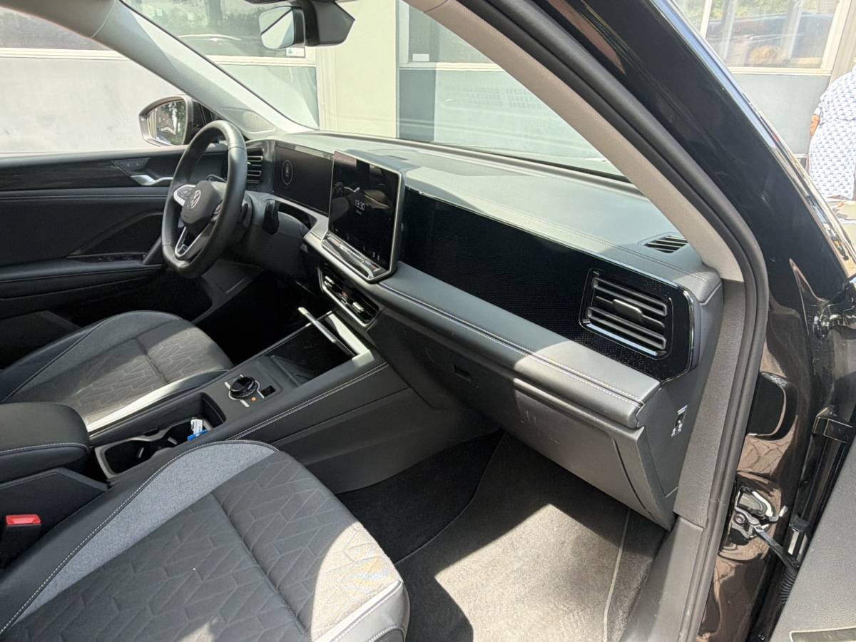 Volkswagen Tiguan Volkswagen Tiguan 1.5 eTSI Life Edition 7-traps automaat 360 camera trekhaak Edition 150pk 20Inch 2025 km 31.000