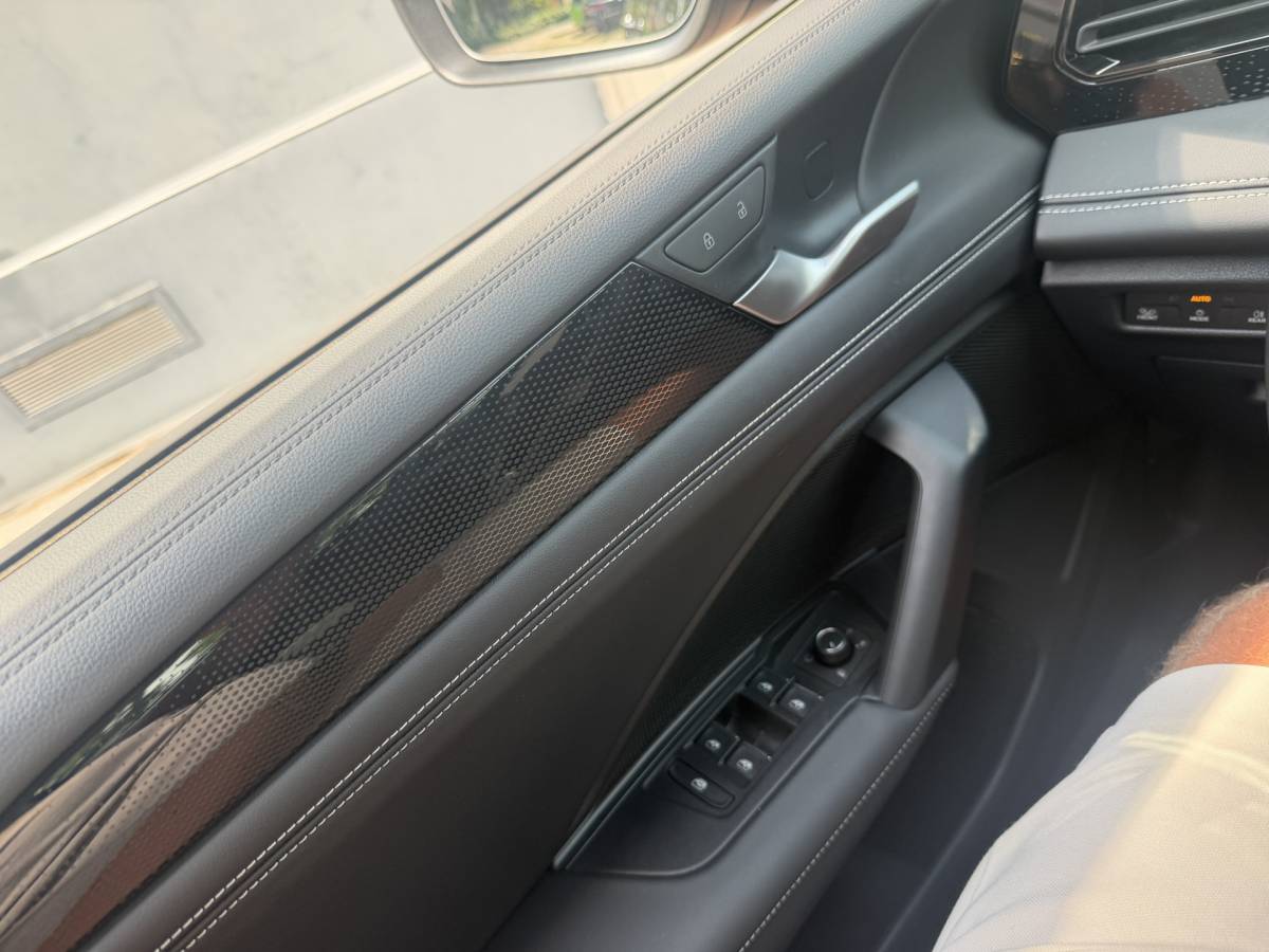 Volkswagen Tiguan Volkswagen Tiguan 1.5 eTSI 18inch 7-traps automaat 360 camera trekhaak Edition 150pk 2025 km 31.000