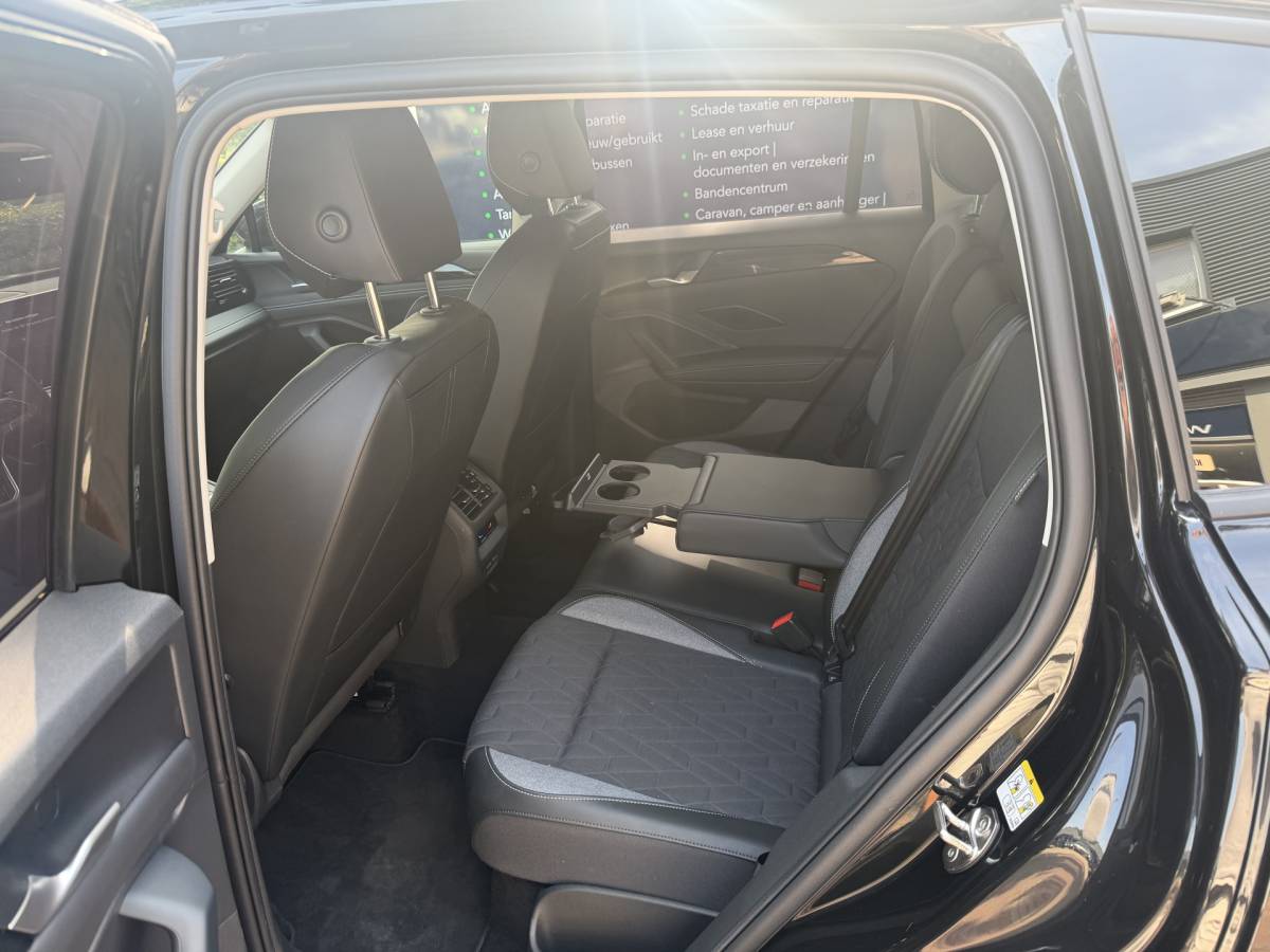 Volkswagen Tiguan Volkswagen Tiguan 1.5 eTSI Life Edition 7-traps automaat 360 camera trekhaak Edition 150pk 20Inch 2025 km 31.000