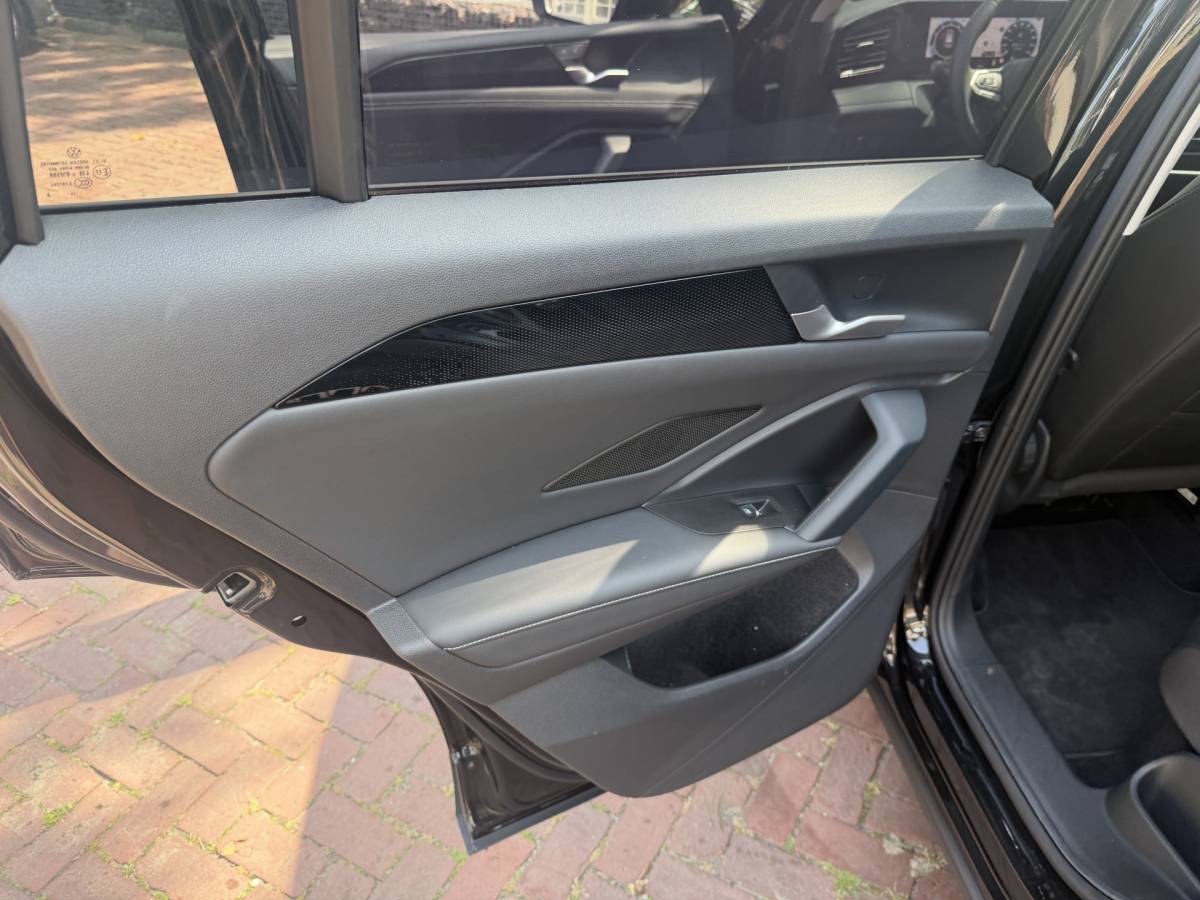 Volkswagen Tiguan Volkswagen Tiguan 1.5 eTSI Life Edition 7-traps automaat 360 camera trekhaak Edition 150pk 20Inch 2025 km 31.000