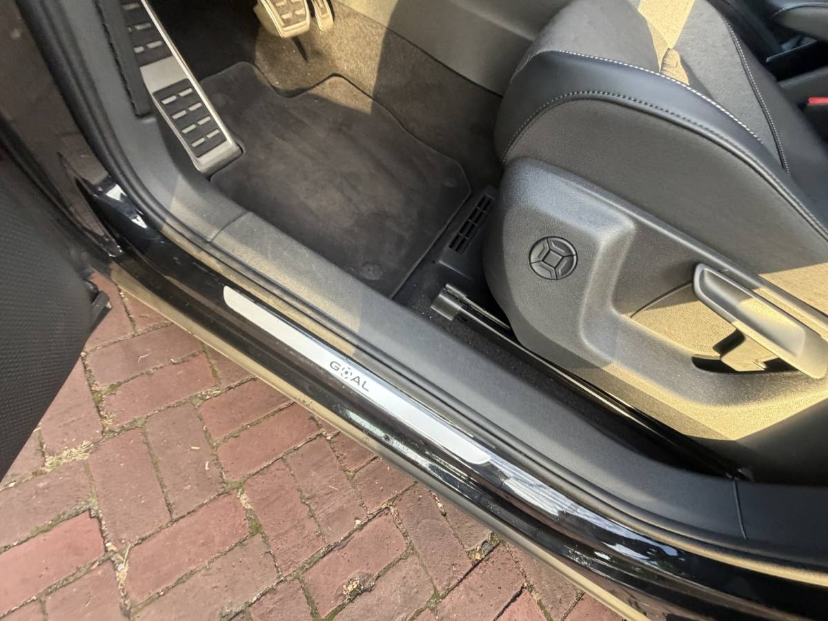 Volkswagen Tiguan Volkswagen Tiguan 1.5 eTSI 18inch 7-traps automaat 360 camera trekhaak Edition 150pk 2025 km 31.000