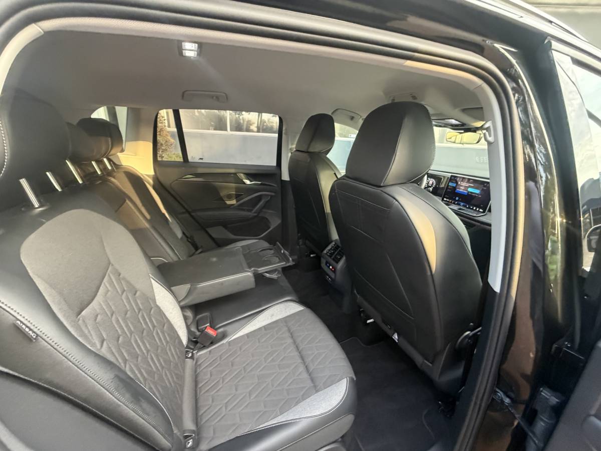 Volkswagen Tiguan Volkswagen Tiguan 1.5 eTSI Life Edition 7-traps automaat 360 camera trekhaak Edition 150pk 20Inch 2025 km 31.000