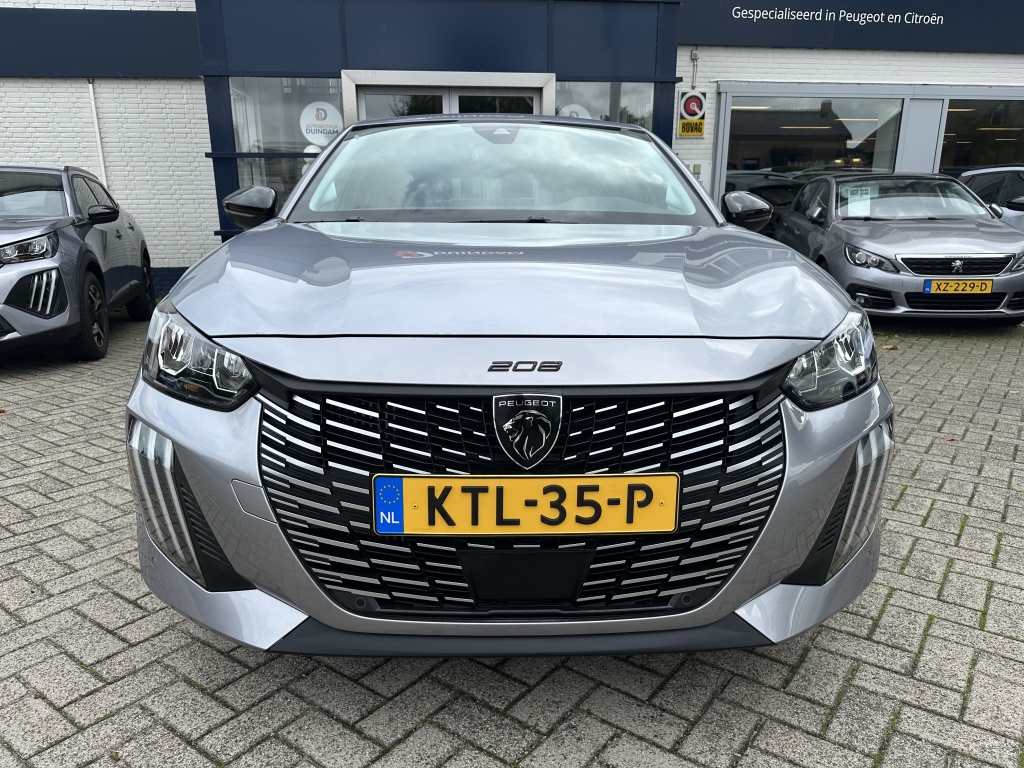 Peugeot 208 Peugeot 208 1.2 Hybid 110 Allure | Sensoren voor & achter | CarPlay & Android Auto |