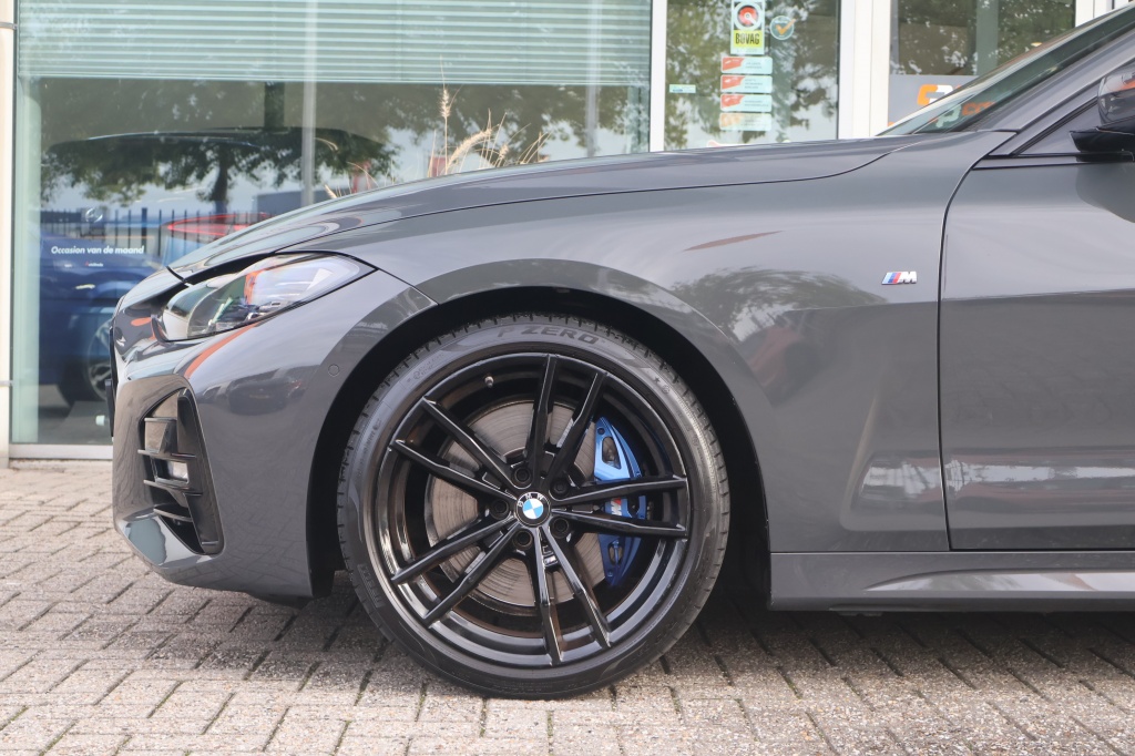 BMW 4 Serie BMW 4-Serie Cabrio (g23) 420i M-Sport 184pk | Dravitgrau | Carbon | ACC | Climate | HUD | Stoelverwarming | Camera