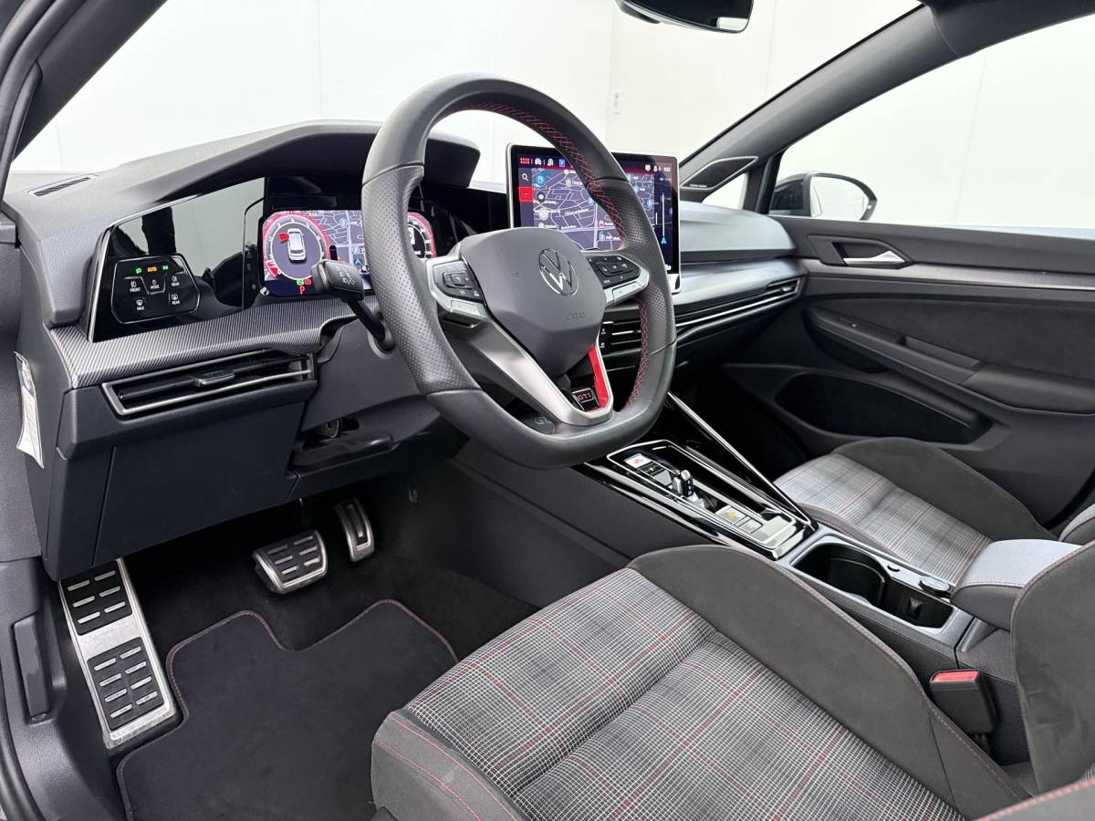 Volkswagen Golf Volkswagen Golf 2.0 TSI GTI 265PK | APPLE CARPL. ADNROID AUTO | ACC | PANORAMA DAK | 360° CAMERA | STOEL/STUUR VERWARMING |