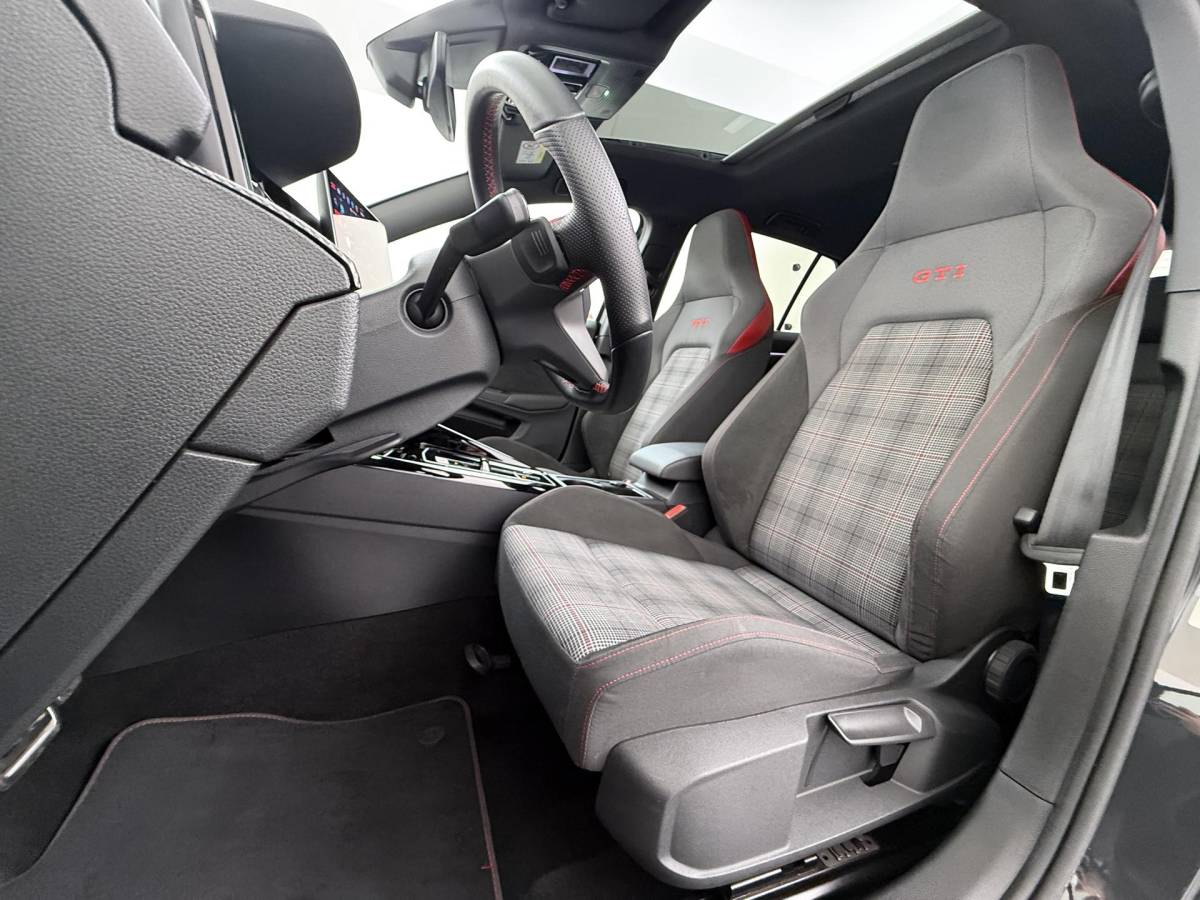 Volkswagen Golf Volkswagen Golf 2.0 TSI GTI 265PK | APPLE CARPL. ADNROID AUTO | ACC | PANORAMA DAK | 360° CAMERA | STOEL/STUUR VERWARMING |