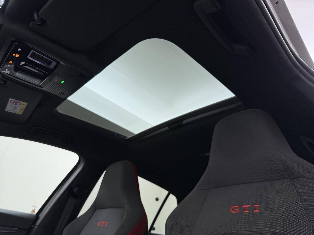 Volkswagen Golf Volkswagen Golf 2.0 TSI GTI 265PK | APPLE CARPL. ADNROID AUTO | ACC | PANORAMA DAK | 360° CAMERA | STOEL/STUUR VERWARMING |