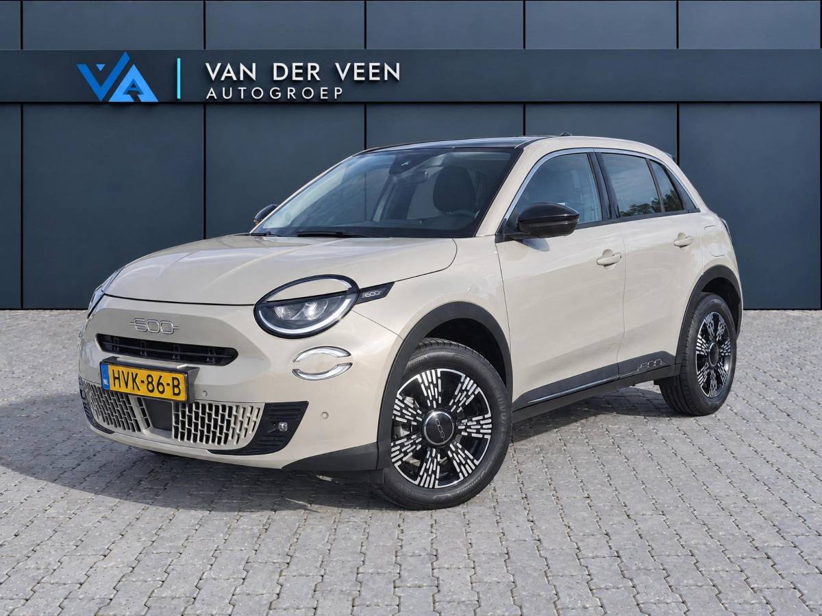 Fiat 600 Fiat 600 1.2 Hybrid Pop | Incl. 12 maanden garantie | Cruise control | Parkeercamera | Apple carplay/Android auto | DAB radio | Navigatie | Stoelverwarming | Climate control |