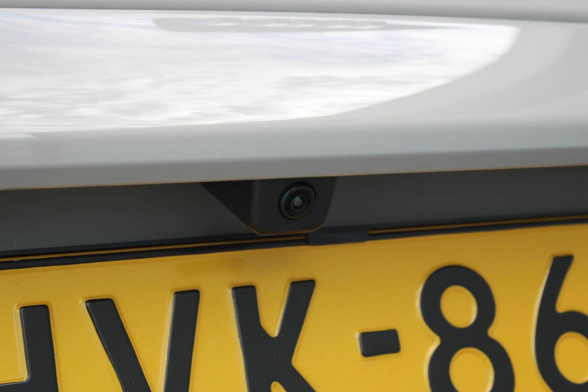 Fiat 600 Fiat 600 1.2 Hybrid Pop | Incl. 12 maanden garantie | Cruise control | Parkeercamera | Apple carplay/Android auto | DAB radio | Navigatie | Stoelverwarming | Climate control |
