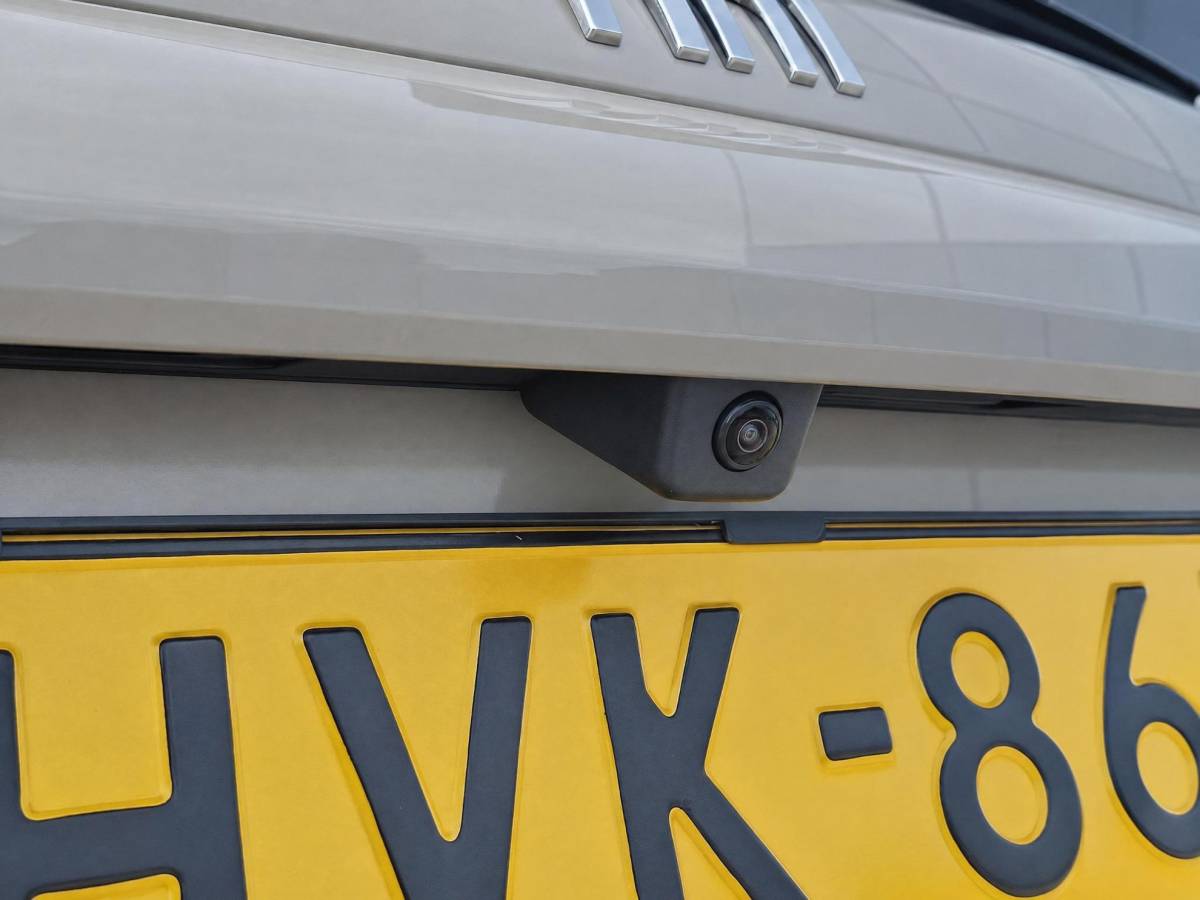 Fiat 600 Fiat 600 1.2 Hybrid Pop | Incl. 12 maanden garantie | Cruise control | Parkeercamera | Apple carplay/Android auto | DAB radio | Navigatie | Stoelverwarming | Climate control |