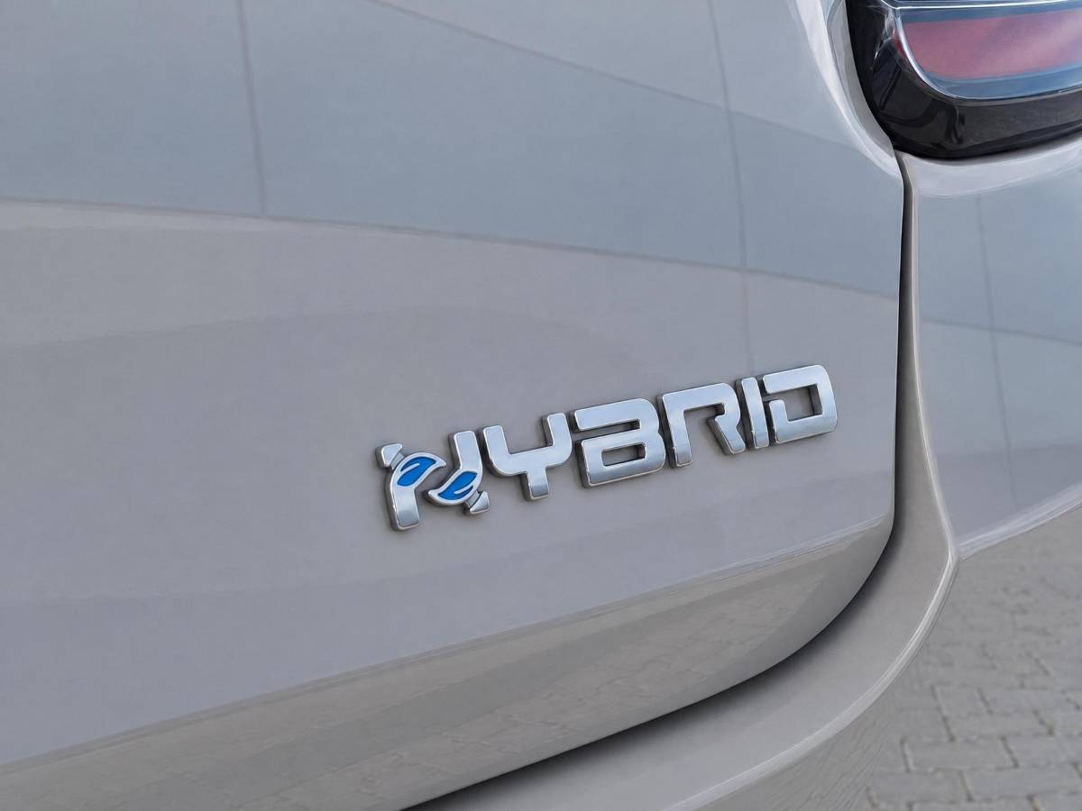 Fiat 600 Fiat 600 1.2 Hybrid Pop | Incl. 12 maanden garantie | Cruise control | Parkeercamera | Apple carplay/Android auto | DAB radio | Navigatie | Stoelverwarming | Climate control |