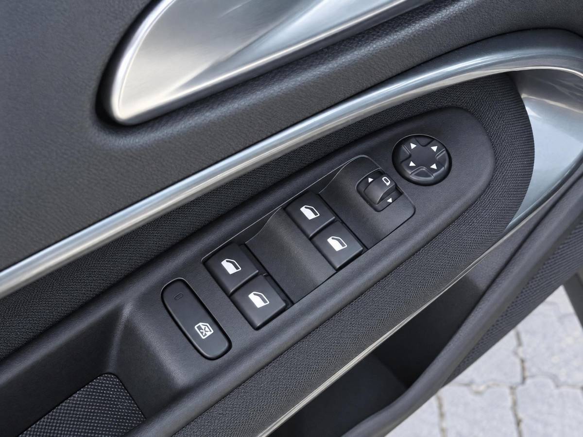 Fiat 600 Fiat 600 1.2 Hybrid Pop | Incl. 12 maanden garantie | Cruise control | Parkeercamera | Apple carplay/Android auto | DAB radio | Navigatie | Stoelverwarming | Climate control |