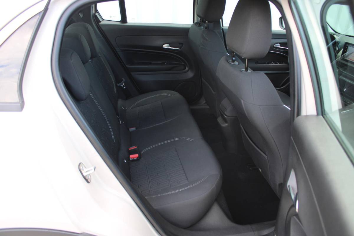 Fiat 600 Fiat 600 1.2 Hybrid Pop | Incl. 12 maanden garantie | Cruise control | Parkeercamera | Apple carplay/Android auto | DAB radio | Navigatie | Stoelverwarming | Climate control |