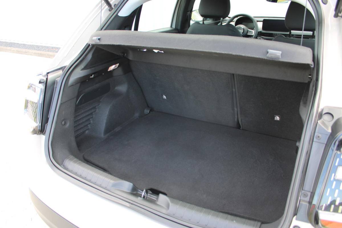 Fiat 600 Fiat 600 1.2 Hybrid Pop | Incl. 12 maanden garantie | Cruise control | Parkeercamera | Apple carplay/Android auto | DAB radio | Navigatie | Stoelverwarming | Climate control |