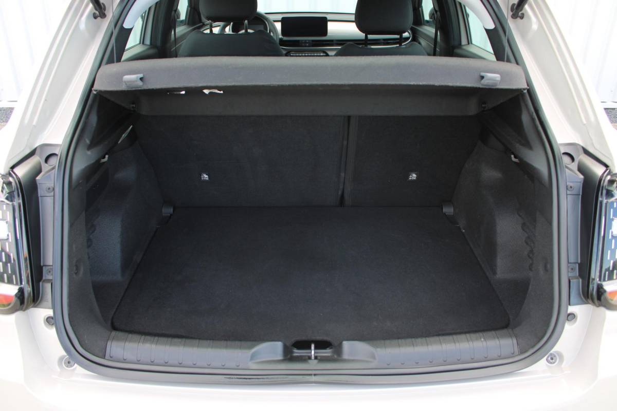Fiat 600 Fiat 600 1.2 Hybrid Pop | Incl. 12 maanden garantie | Cruise control | Parkeercamera | Apple carplay/Android auto | DAB radio | Navigatie | Stoelverwarming | Climate control |