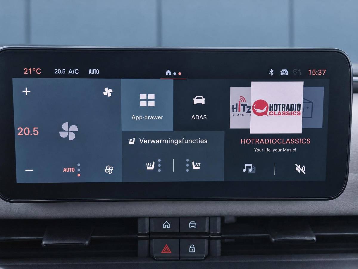 Fiat 600 Fiat 600 1.2 Hybrid Pop | Incl. 12 maanden garantie | Cruise control | Parkeercamera | Apple carplay/Android auto | DAB radio | Navigatie | Stoelverwarming | Climate control |