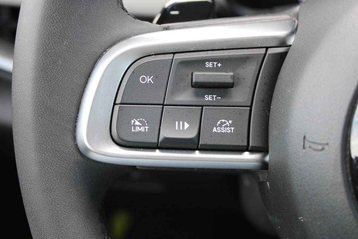 Fiat 600 Fiat 600 1.2 Hybrid Pop | Incl. 12 maanden garantie | Cruise control | Parkeercamera | Apple carplay/Android auto | DAB radio | Navigatie | Stoelverwarming | Climate control |
