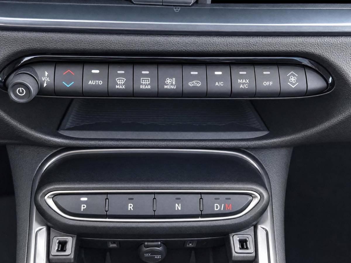 Fiat 600 Fiat 600 1.2 Hybrid Pop | Incl. 12 maanden garantie | Cruise control | Parkeercamera | Apple carplay/Android auto | DAB radio | Navigatie | Stoelverwarming | Climate control |