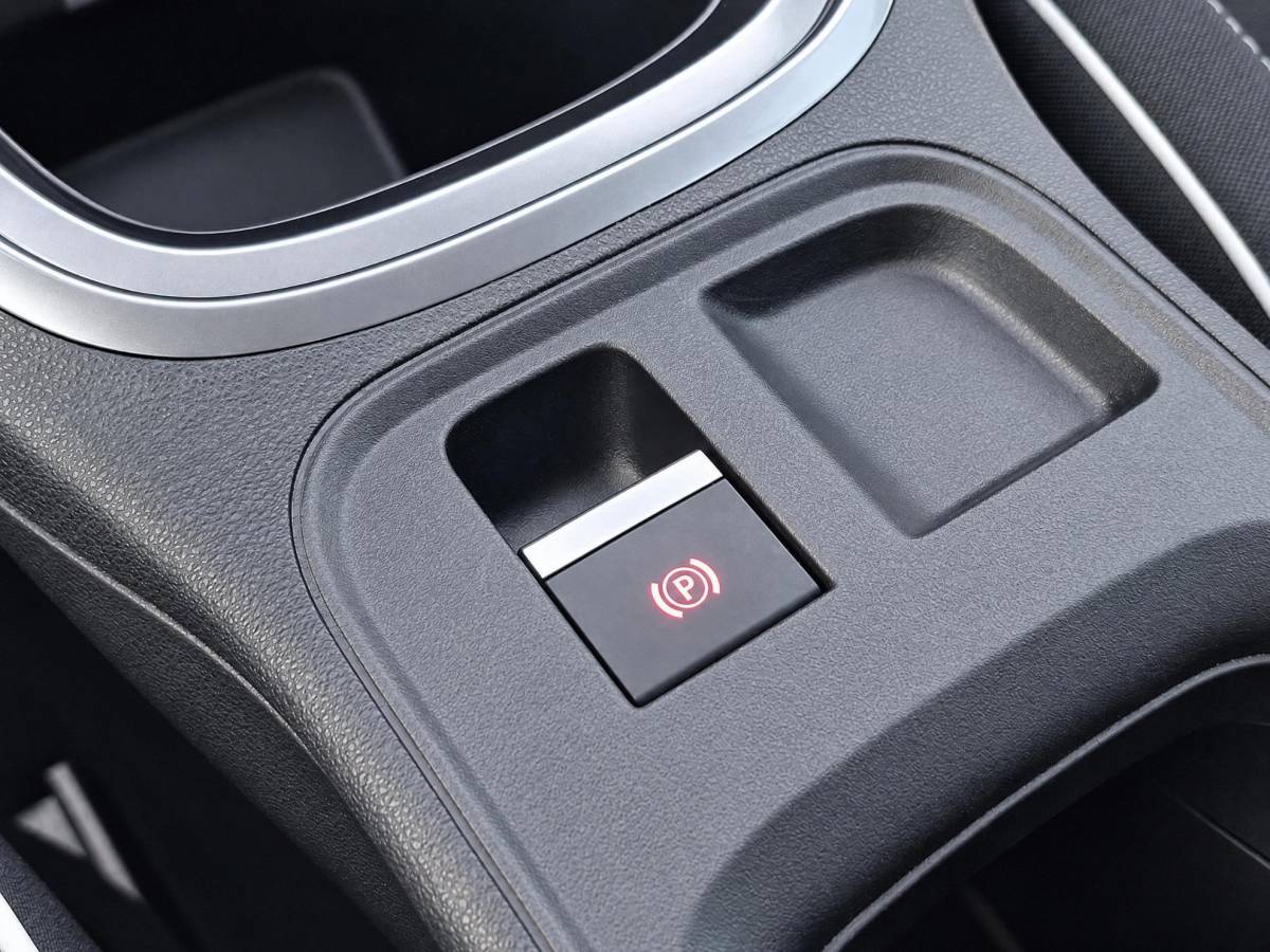 Fiat 600 Fiat 600 1.2 Hybrid Pop | Incl. 12 maanden garantie | Cruise control | Parkeercamera | Apple carplay/Android auto | DAB radio | Navigatie | Stoelverwarming | Climate control |