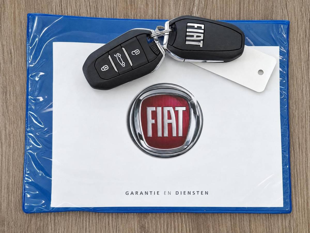 Fiat 600 Fiat 600 1.2 Hybrid Pop | Incl. 12 maanden garantie | Cruise control | Parkeercamera | Apple carplay/Android auto | DAB radio | Navigatie | Stoelverwarming | Climate control |