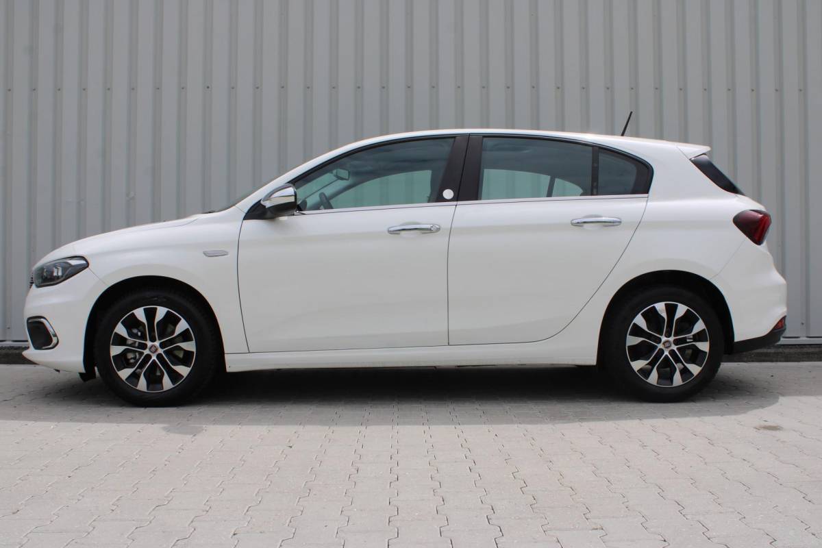 Fiat Tipo Fiat Tipo 1.4 Mirror | Incl. 12 maanden garantie | Cruise control | Airco | Trekhaak | DAB radio | navigatie | Bluetooth | Parkeercamera |