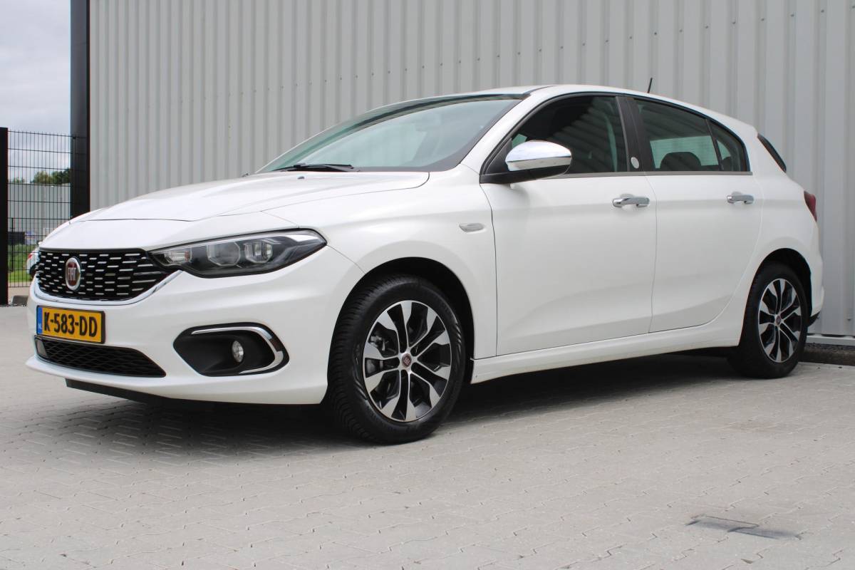 Fiat Tipo Fiat Tipo 1.4 Mirror | Incl. 12 maanden garantie | Cruise control | Airco | Trekhaak | DAB radio | navigatie | Bluetooth | Parkeercamera |