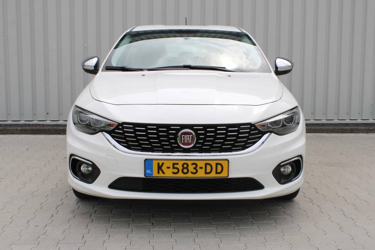 Fiat Tipo Fiat Tipo 1.4 Mirror | Incl. 12 maanden garantie | Cruise control | Airco | Trekhaak | DAB radio | navigatie | Bluetooth | Parkeercamera |