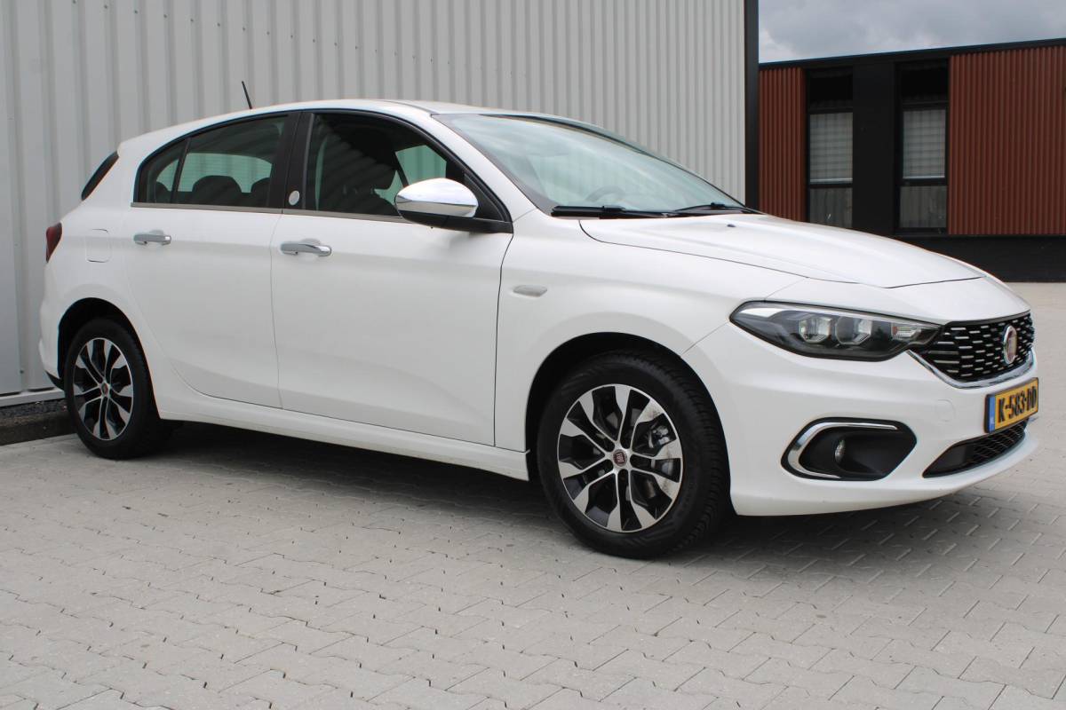 Fiat Tipo Fiat Tipo 1.4 Mirror | Incl. 12 maanden garantie | Cruise control | Airco | Trekhaak | DAB radio | navigatie | Bluetooth | Parkeercamera |